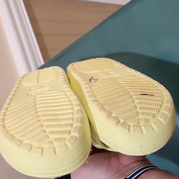 Crocs insulated sandals women's size 9 - Picture 5 of 7